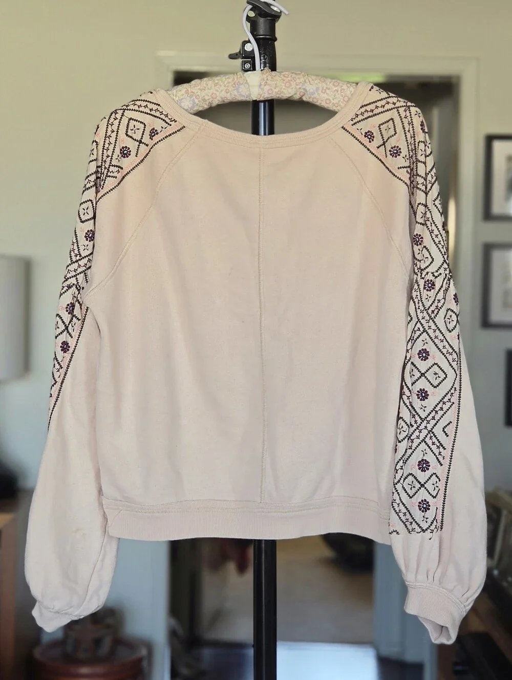 Free People Senorita Embroidered Puff Sleeve V-Neck Sweatshirt